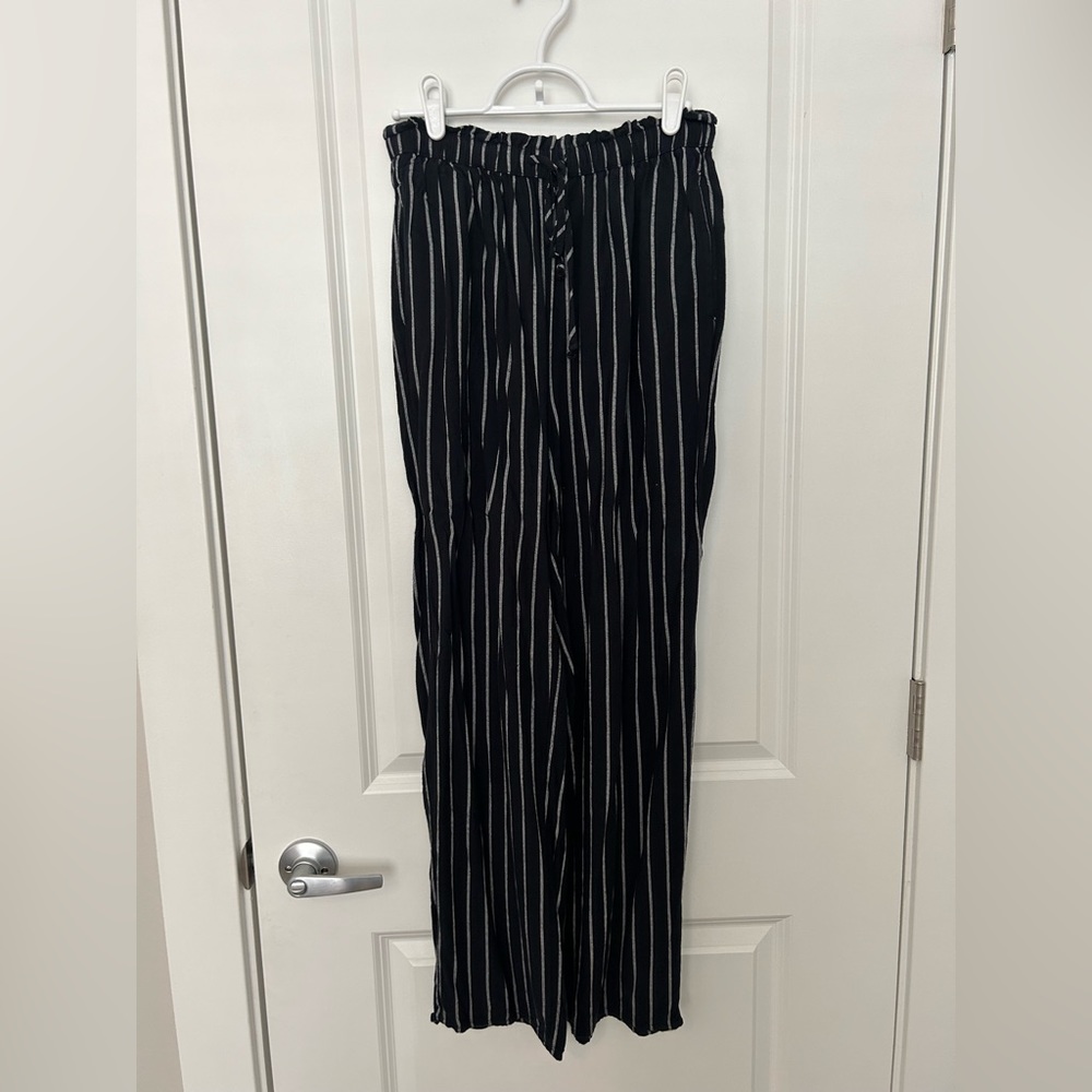 American Eagle Outfitters. Size M.